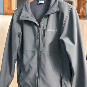 Men’s Columbia soft shell jacket size small